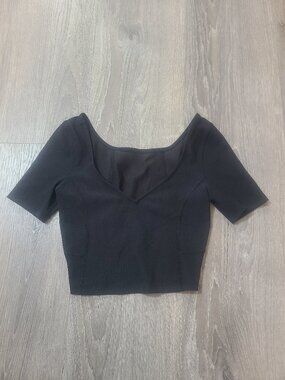 Lululemon Black Ribbed Contoured V Neck Yoga Short Sleeve Crop Top Best for Sz 4